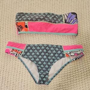 Womans 2-Piece Swimwear Set